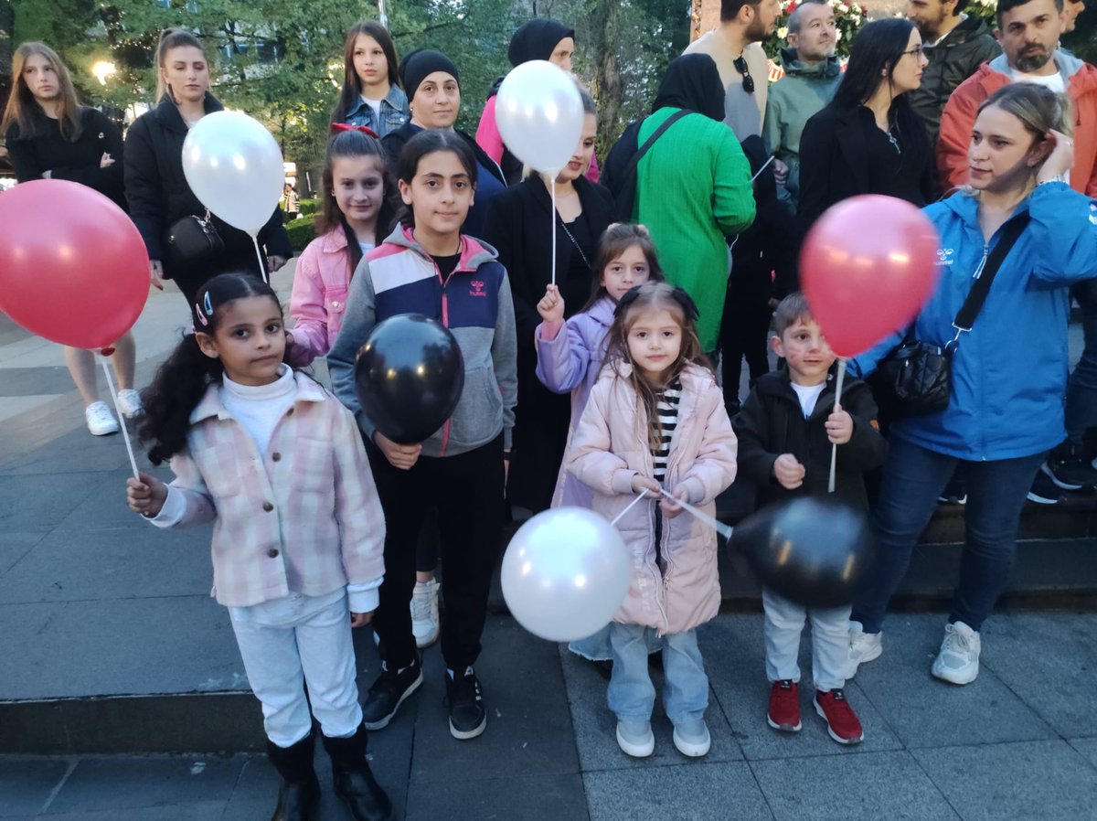 TgceG8889's tweet photo. Bizim degil ailemizin gelecegi sizlerin elinde Alo199 NeOlacak https://t.co/DyI0q5XDzt