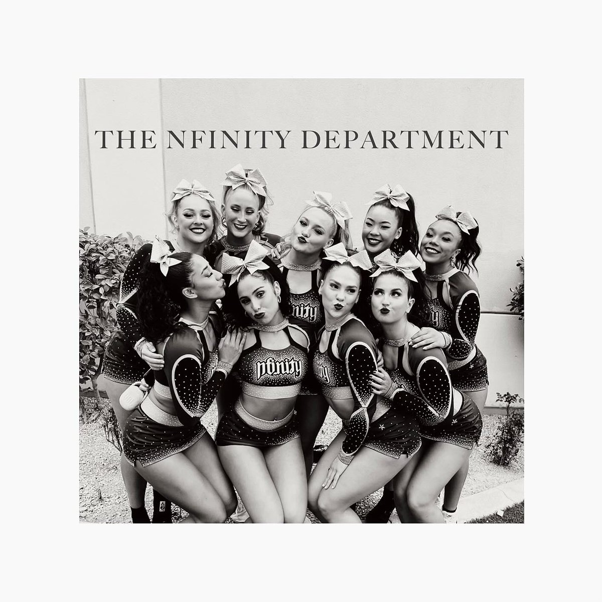 cf__nfinity's tweet photo. TND 🖤🤍
•
•
•
#CheerForceFamILY🤟🏼 #OneNationUnderGreen #4Kenrod #Nfinifam #OFVYT #OKAY #G3L #WorldsWeek https://t.co/uy0humPMbO