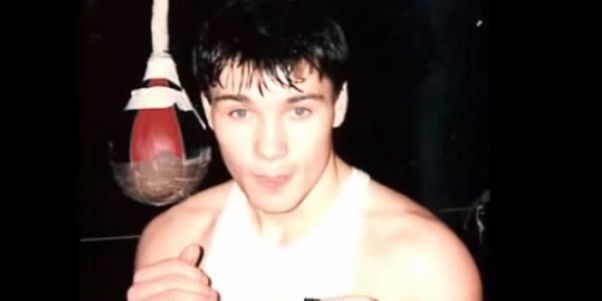 esquire's tweet photo. After overcoming a brutal childhood spent fighting grown men in parking lots for cash at age 11 at the hands of his father, Bobby Gunn become a journeyman boxer whose career fizzled. 

Wanting to provide a better life for his family, he entered underground bare-knuckle matches for up to $50,000 cash staged by mobsters in New York City to put his seven-year-old daughter through school. 

This excerpt of @staytonbonner's 'Bare Knuckle' shares how Gunn began to grow his legend in the underground—culminating in an epic biker brawl along a section of Florida highway known as Alligator Alley. https://t.co/PThYklmLhu