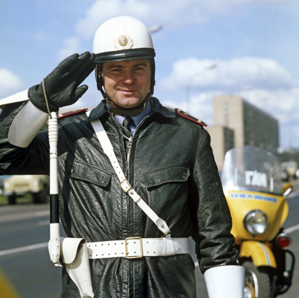 Traffic police officer, USSR, 1979 (photo by S. Soloviev)