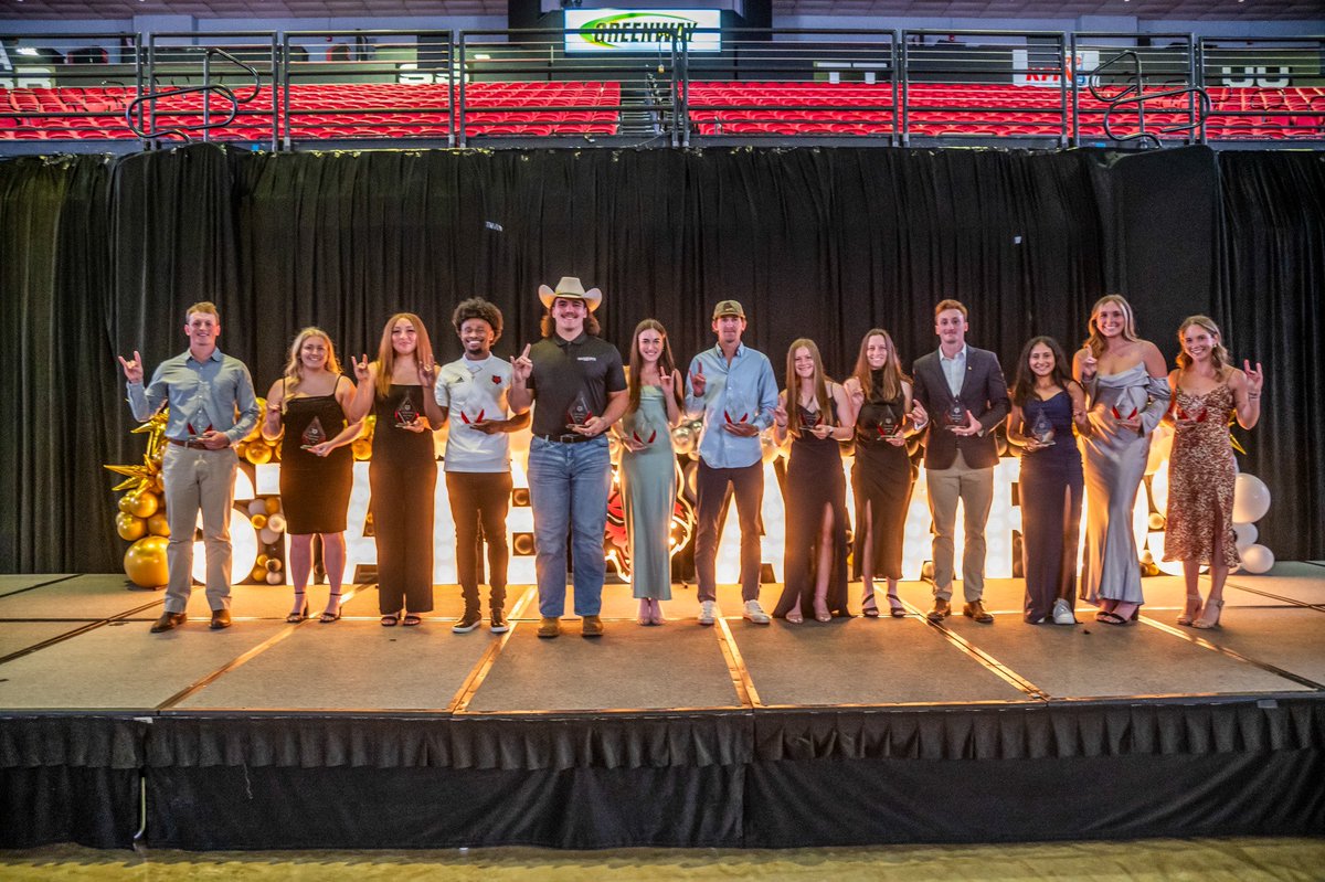 𝟐𝟎𝟐𝟒 𝐒𝐭𝐚𝐭𝐞 𝐀𝐰𝐚𝐫𝐝𝐬🏆

<a href="/txryntxdd_/">Taryn Todd</a>: Male Newcomer of the Year
<a href="/calebfields_/">Caleb Fields</a>: Pulse of the Pack 

Congratulations to both Taryn and Caleb for their well-deserved honors and their outstanding commitment throughout the season!

#GTTL | #WolvesUp