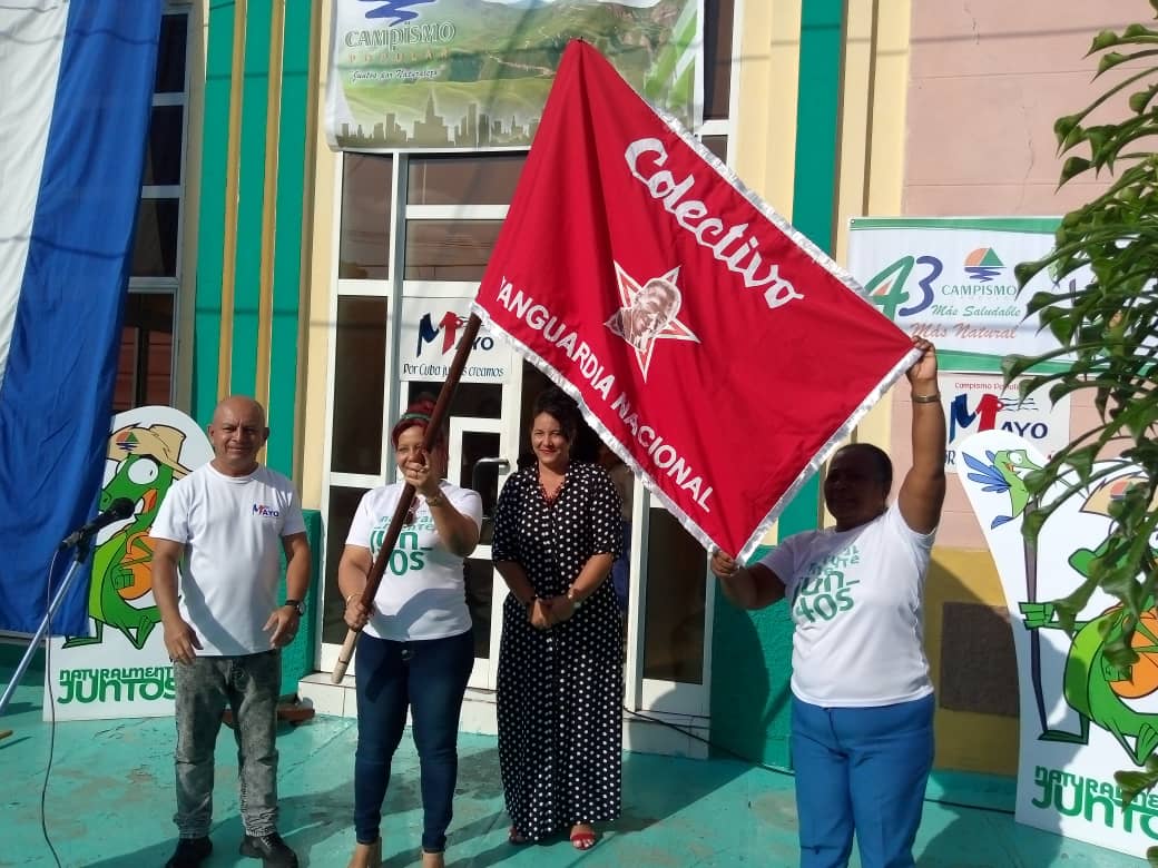 Reciben los trabajadores de Campismo Popular en #ProvinciaGranma la condición de Colectivo. Muchas felicidades #MunicipioPilón #Cuba