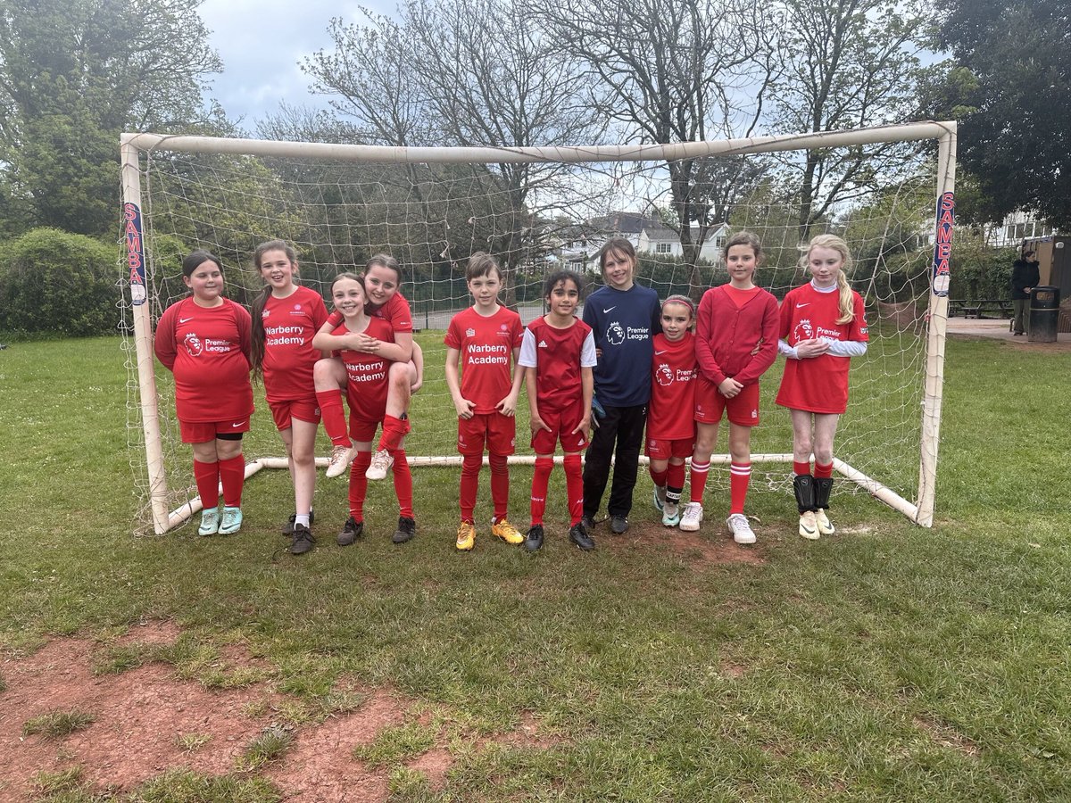 The girls were in action again tonight with a league fixture.It was lovely to rotate our squad and have two games. A 0-0 draw for Team 1 and a 1-1 draw for Team 2. A wonderful result for both against a very well organised Cockington side!