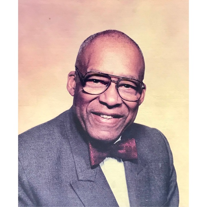 Economics in the Rear-view Mirror is happy to announce the induction of Samuel L. Myers, Sr. as the 52nd member of the Economists Wearing Bowties Club. He was a Harvard PhD, his thesis adviser was John Kenneth Galbraith, also a member of the Club. irwincollier.com/economists-wea…