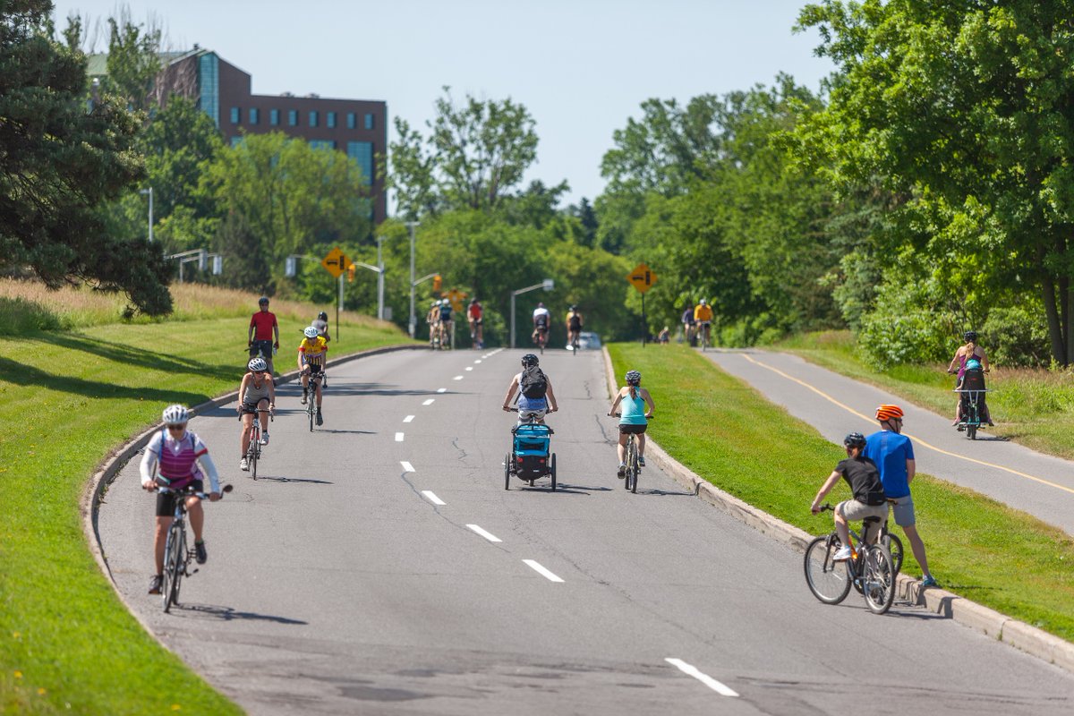 PARKWAYS | NCC Weekend Bikedays 🚲👟👩‍🦽 Enjoy the Capital on nearly 20 km of car-free roads! 📅 Weekends from May 11 to October 14: 📍 Sir George-Étienne Cartier | 8 am to 4 pm 📍 Kichi Zībī Mīkan | 8 am to 4 pm 📍 Queen Elizabeth Driveway | 8 am to 8 pm #ottbike