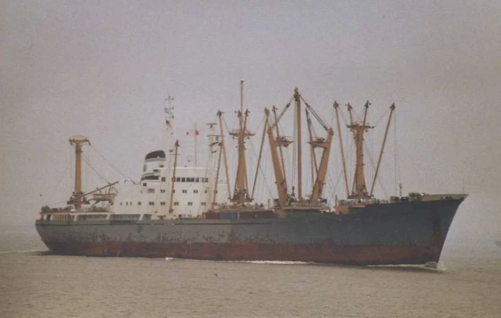 April 23rd 1982: Argentine cargo ship 'Rio de la Plata' arrives in international waters off Ascension after receiving orders to sail on the 19th. There she spots the SS Canberra, plus HMS Fearless, RFAs Pearleaf, Sir Galahad, Sir Tristram, Sir Bedivere & Stromness...

(continues)