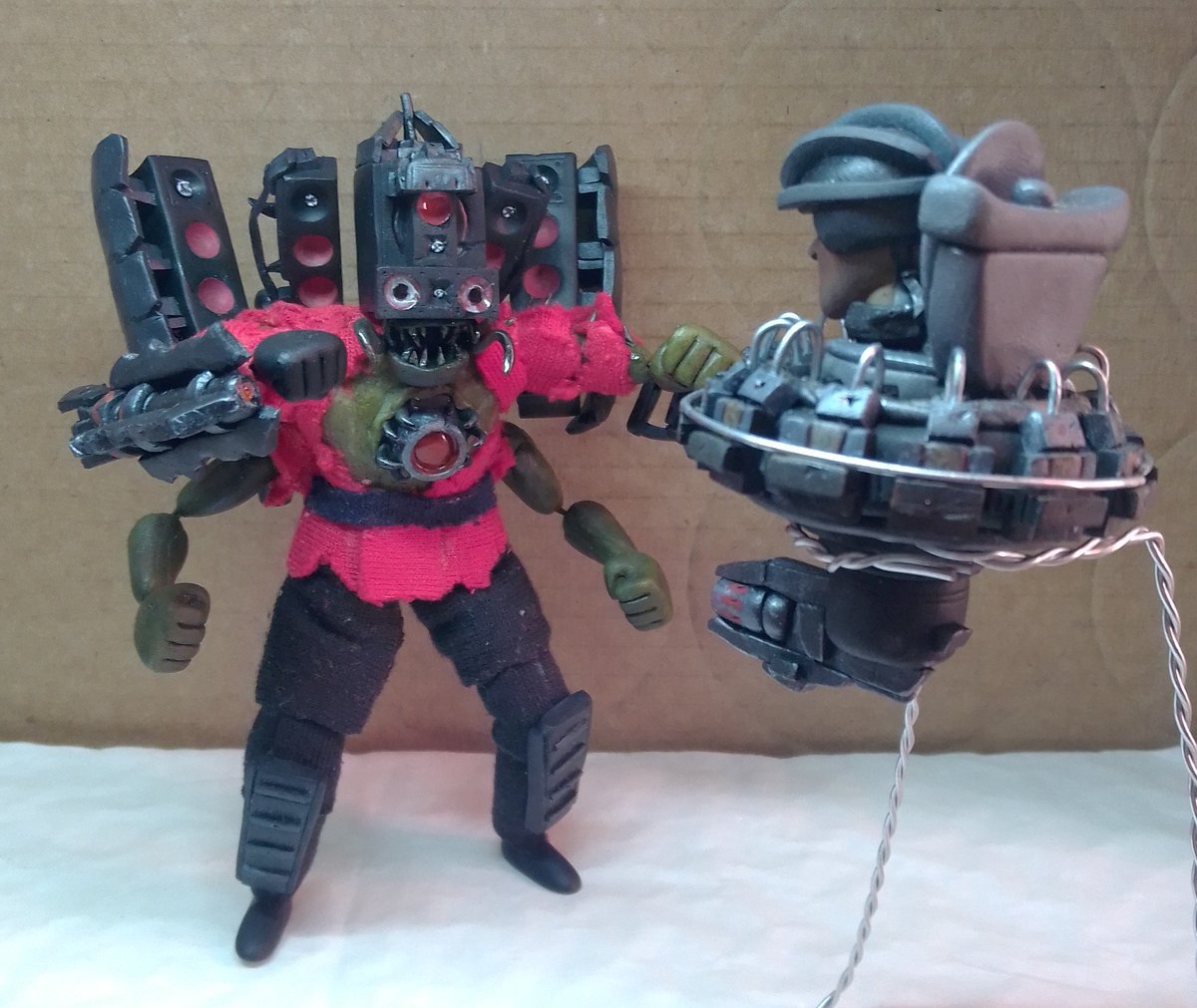 ZB_arts's tweet photo. Assailant astro toilet and 2 titans
#SKIBIDITOILET #skibidi_toilet #clayart #figures #handmade #titanTVman #UTTM #titanspeakerman #UTSM #astro_toilet #Assailant_astro_toilet https://t.co/ReePnJcpt1