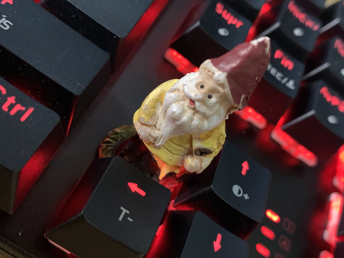 captainGordito's tweet image. Where all y'all "Rubber Duckies" at?
Meet mine, Sir Bimbly Jinkles Puddlefoot the 3rd.
Don't ask what happened to thr first 2, we don't talk about that... #IndieGameDev #bugFixing