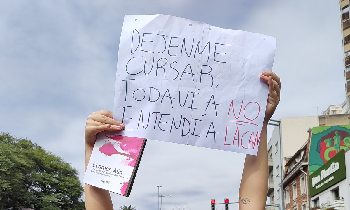 kospincita's tweet photo. chicas de psicología q piensan de mi cartel? 💋
#MarchaUniversitaria https://t.co/UtyaP5sLg2