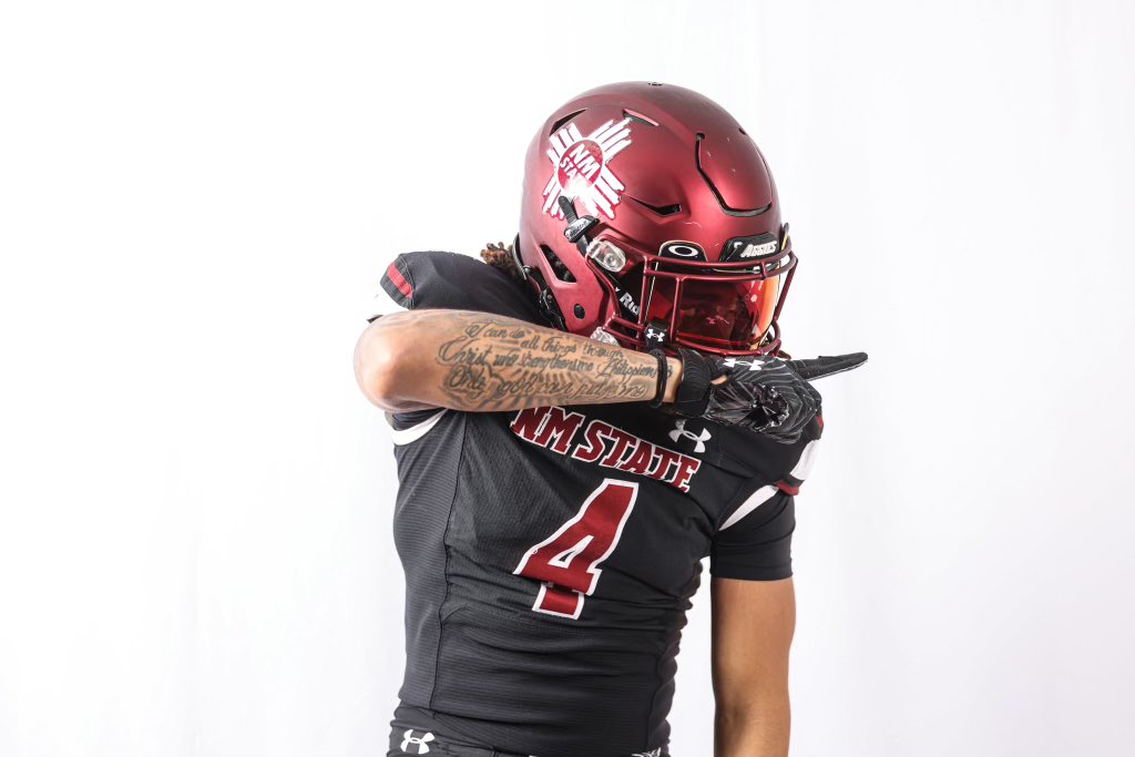 pitts_fidel's tweet photo. Thank you to @coachC_Cormier, New Mexico State, and the whole coaching staff for an amazing Visit ! Extremely blessed for the hospitality &amp; the opportunity! #bleedblue @Coach_TSanchez @coachTcsm @tlbutler5 @CoachDovey @Coach_Sekona @Ogthetruth @BrandonHuffman https://t.co/3jtDtig5jO