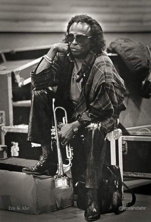 Miles Davis _ #milesdavis emandahr.com/blogs/legends/…