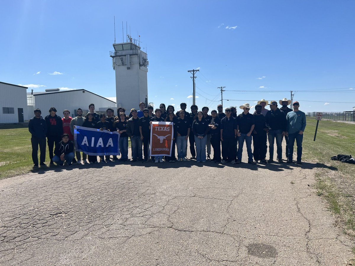 This past week, @aiaa_utd achieved incredible results at the International/Build/Fly (DBF). They placed: 🥇 1st out of all schools without an aerospace engineering program 🥈2nd in Texas (only behind @ut_aiaa) 🎖️ Surpassed ALL Ivy League schools that attended. Congratulations!