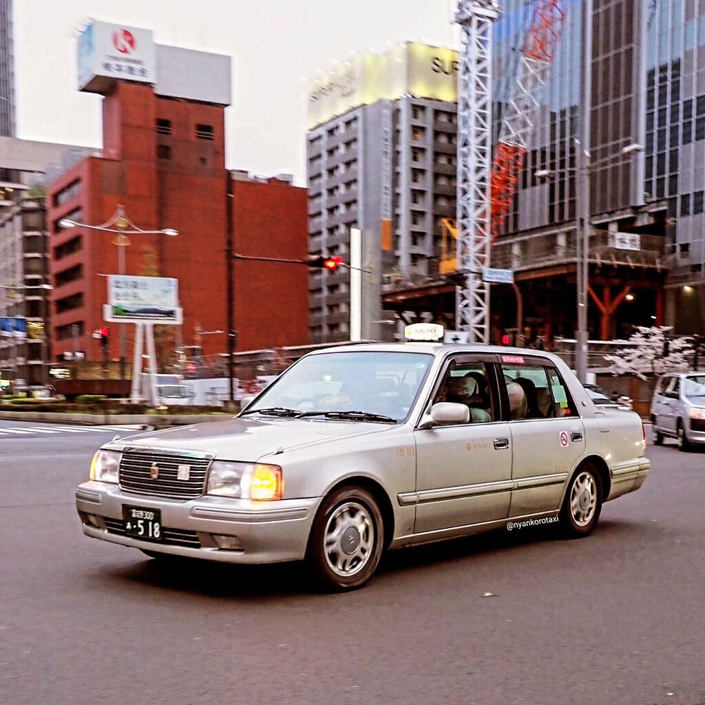 RUN DO(千葉県市川市)
フェンダーのウインカーがないので、2004年以前の車両かと。
#１日１タク #toyotacrown #taxi #taxigrams #taxigramsjp #notaxinolife