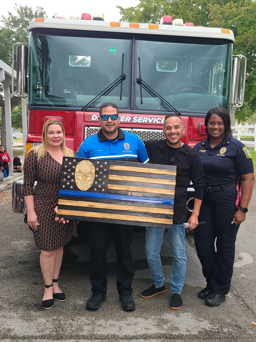 Yesterday, Officer Mejia was recognized for his outstanding service and commitment to school safety. Help us in congratulating Officer Mejia on his achievement! 🎉 #yourbestchoicemdcps #protectingourfuture @SuptDotres @MDCPS