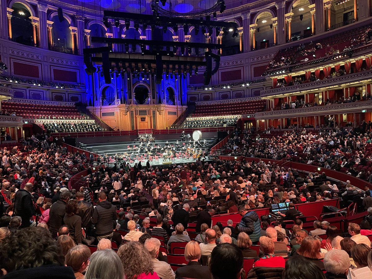 elecomms's tweet image. A night at the @RoyalAlbertHall tonight with the @royalphilorch for Verdi’s Requiem.