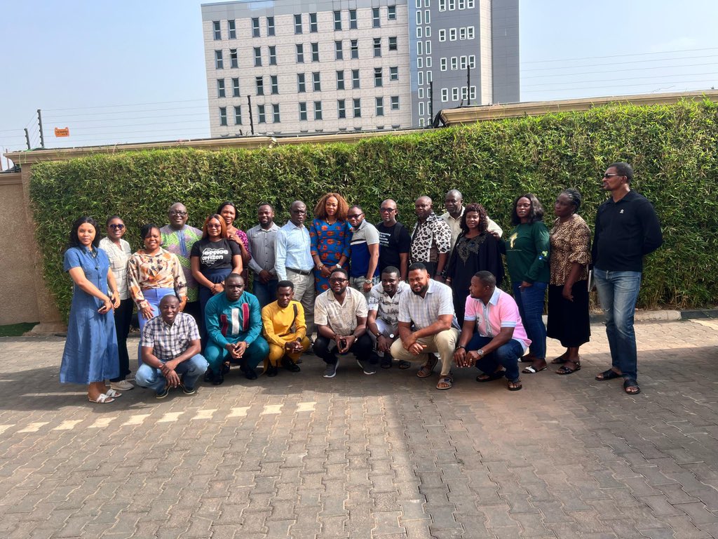Late last week, we joined @oxfaminnigeria for #Fair4A review meeting to discuss gaps/challenges, successes so far on the #PowerOfVoices Project and the steps for the project’s next phase. During the meeting, an extensive presentation was made by @Connected_dev’s Community…
