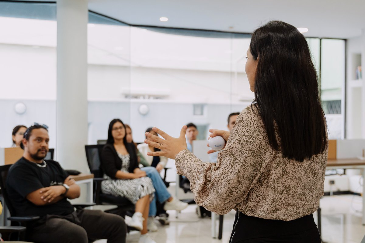 GeeksEC's tweet image. Nuestra capacitación de neuromarketing fue un viaje fascinante, exploramos cómo las emociones y los impulsos subconscientes influyen en las decisiones de compra. ¡Gracias a Tatiana Quintanilla por un evento increíblemente enriquecedor!
#Neuromarketing #Geeksec