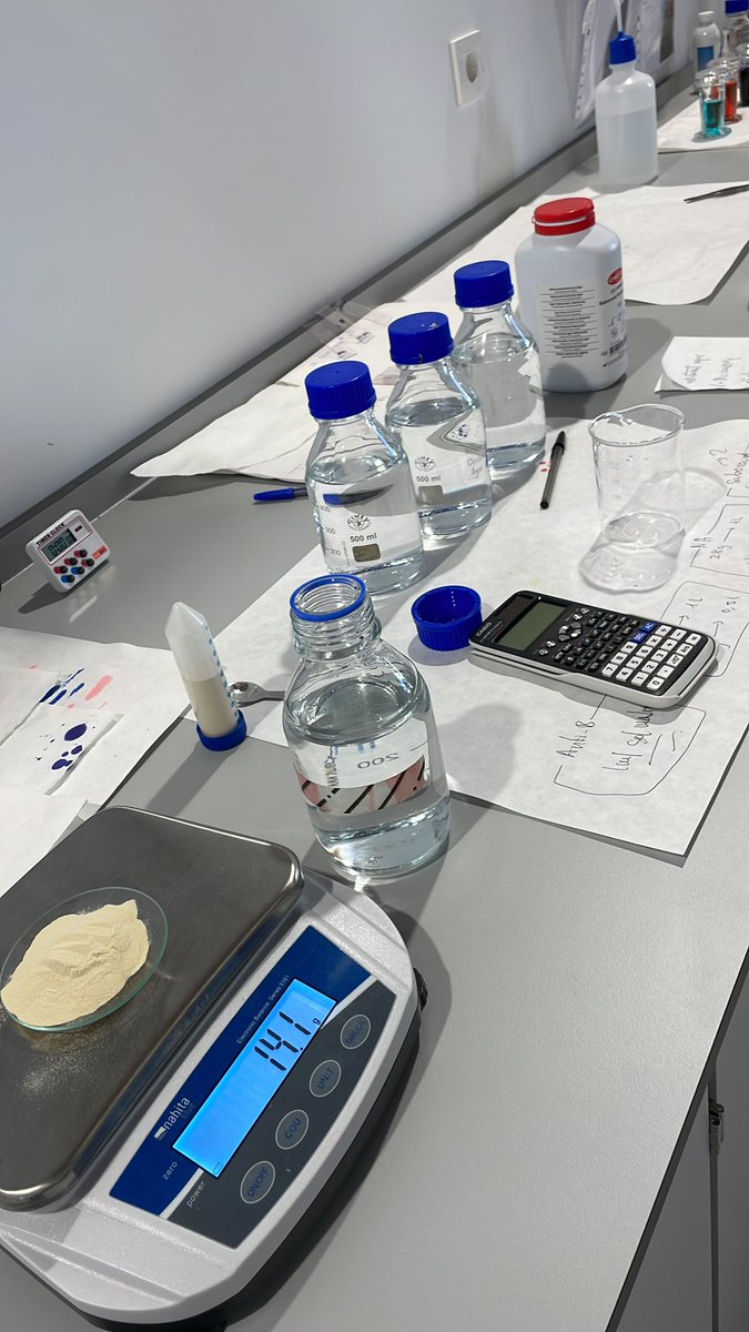 martarstr's tweet photo. Breaking bad 👩🏼‍🔬🧪 https://t.co/QPWk0VMTwj