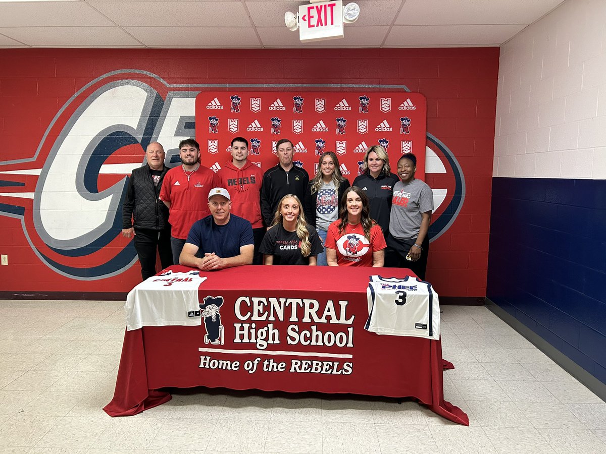 🏀✍️Kinley Norris sings national letter of intent to play basketball at Mineral Area College.

<a href="/STLhssports/">STLhighschoolsports</a> <a href="/rebelsR3_sports/">Central Rebel Athletics</a> @coachB_macwbb <a href="/MAC_Cards/">Mineral Area Athletics</a> <a href="/cardswomenbball/">Mineral Area College WBB</a>