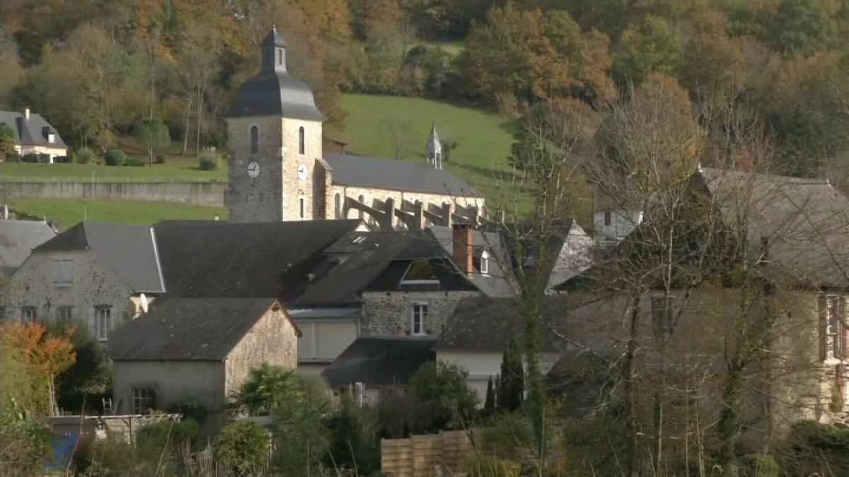 43 nouvelles plaintes ont été déposées mardi par des anciens élèves de l'école catholique Notre-Dame-de-Bétharram (Pyrénées-Atlantiques) pour violences, agressions sexuelles et viols ► l.rmc.fr/cFY