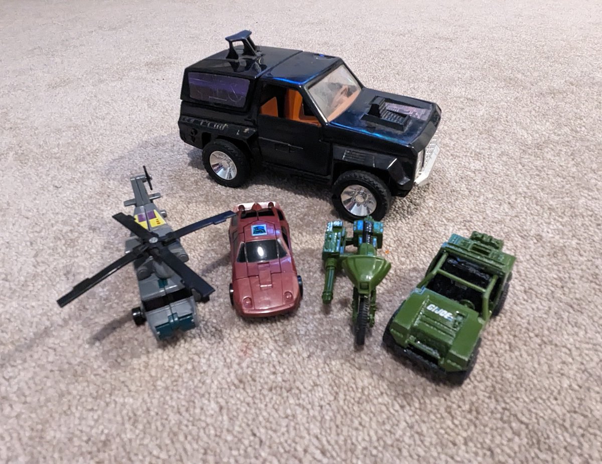 Picked these beauties up at the #ThriftStore yesterday.  MASK is so hard to find, throw in a couple of G1 #Transformers and a couple #diecast #GIJOE vehicles. It was a good day. ;)

#actionfigures #toys #valuevillage #thrifthaul