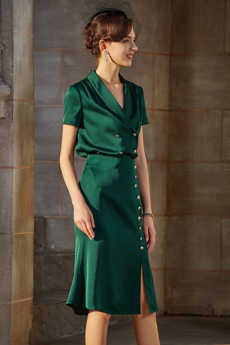 Make them green with envy! Our Verdant Vogue Duo is all about that polished perfection. #GetTheLook #VerdantVogue #EmeraldChic #FashionByTeresa #TrendyTuesday #StyleEnvy
