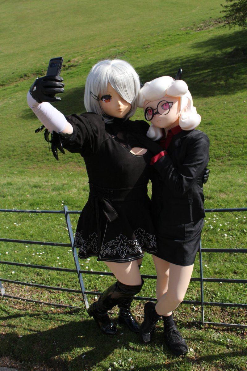 Taking photo with @MurasakiYuna 😘 thx for 📷:@KarmaKig #着ぐるみ #kigurumi #helltaker #cosplay