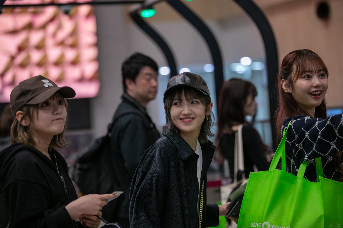 juriya97's tweet photo. 240420 무라야마 유이리 김포공항 출국 #4   
#AKB48 
#村山彩希 #무라야마유이리
@yuirii_murayama https://t.co/WqRf9nwovy