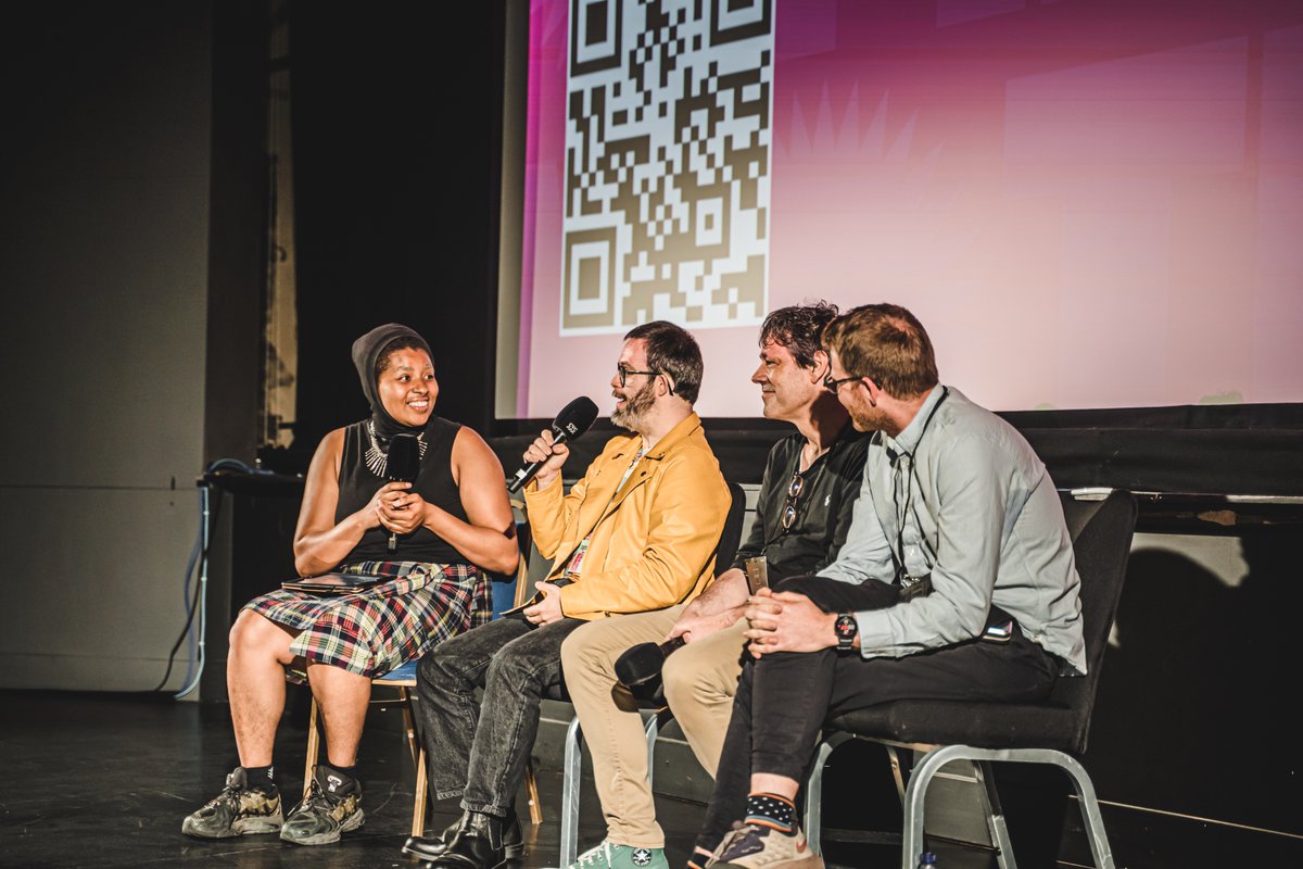 📢Calling all journalists, writers and reporters - Press Accreditation is open for #SheffDocFest2024 

📽️Press Accreditation is free, and offers access to the full festival programme in #Sheffield. 

🔗Apply now at: sheffdocfest.com/press-accredit…