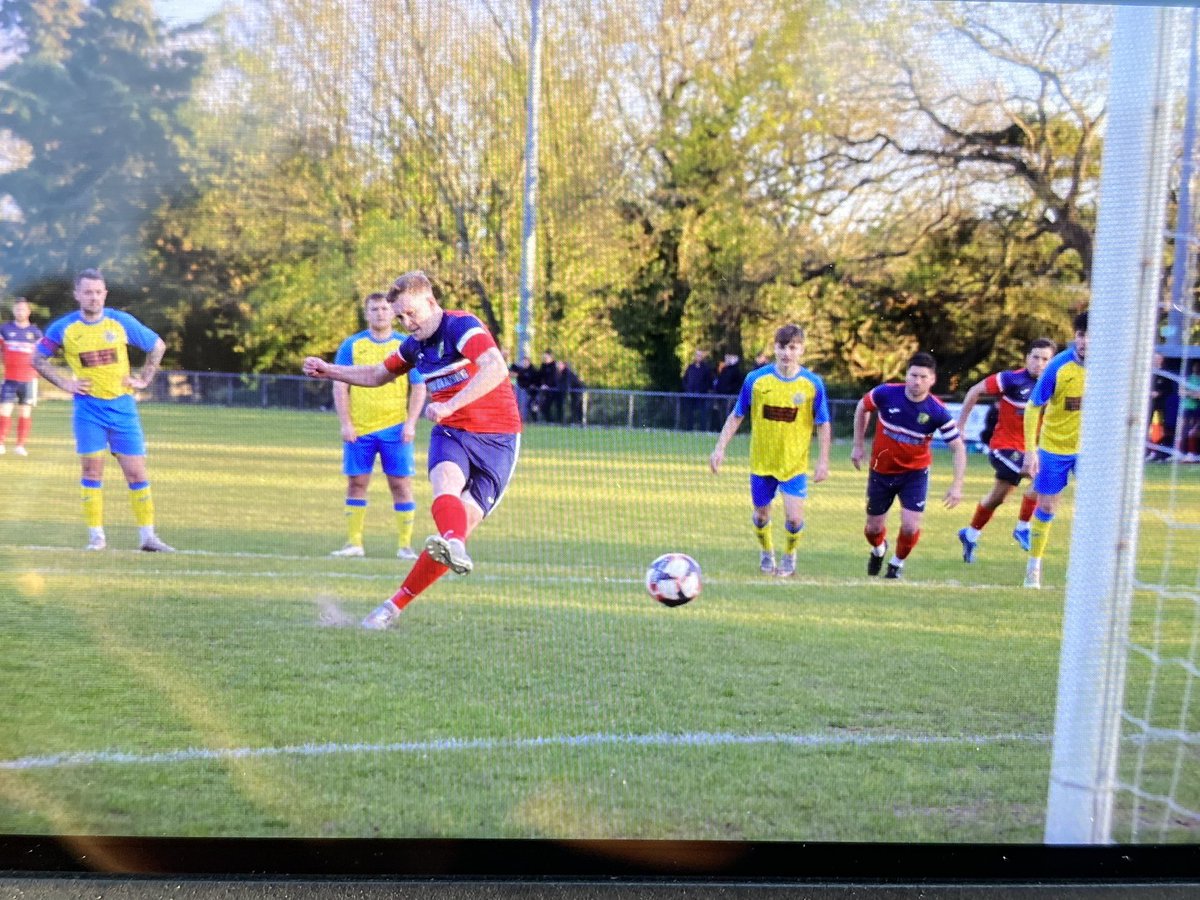 JustinParryPho1's tweet photo. Well that was a quick start!
@NMTFC2017 v @Newport_IW_FC 
1-0 https://t.co/mIZnjkYUH4