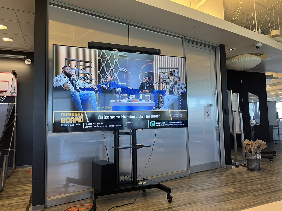 MylesBHungry's tweet photo. Found multiple TVs at PrizePicks HQ in ATL #NumbersOnEspn @PeeWeeDaPlug @KOT4Q @Mikebeenhere @Dmills___ https://t.co/T4W6o0Vtb0