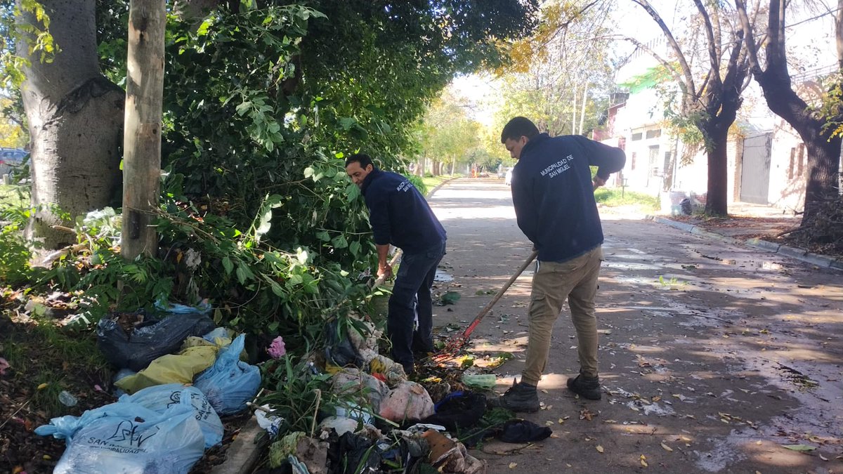 virgisanchez234's tweet photo. Martes en zona 25‼️⚠️DESMALEZAMIENTO en la calle Martín Irigoyen y Conesa. Una impecable labor con el fin de terminar con el basural crónico.
@jaimemendezh 
@SabiiiLop 
@Cordinacion25 
@CervoHoracio https://t.co/zeQnGE4uTN