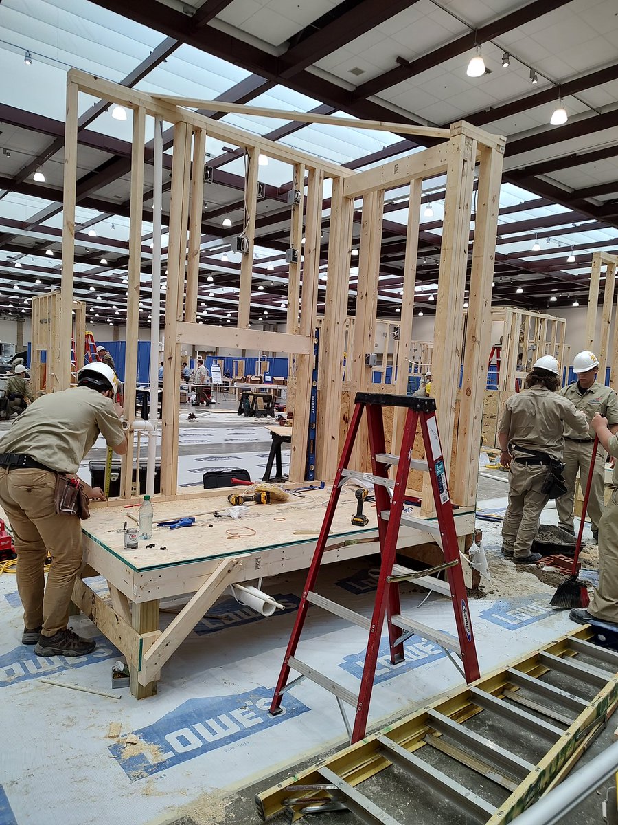 Excited to see the incredible talent on display at the SkillsUSA competition! These young minds are showcasing their skills and shaping the future. Go Toppers! <a href="/jcityTNschools/">JohnsonCitySchools</a> <a href="/ScienceHill_JCS/">SCIENCE HILL HIGH SCHOOL</a> #SkillsUSA