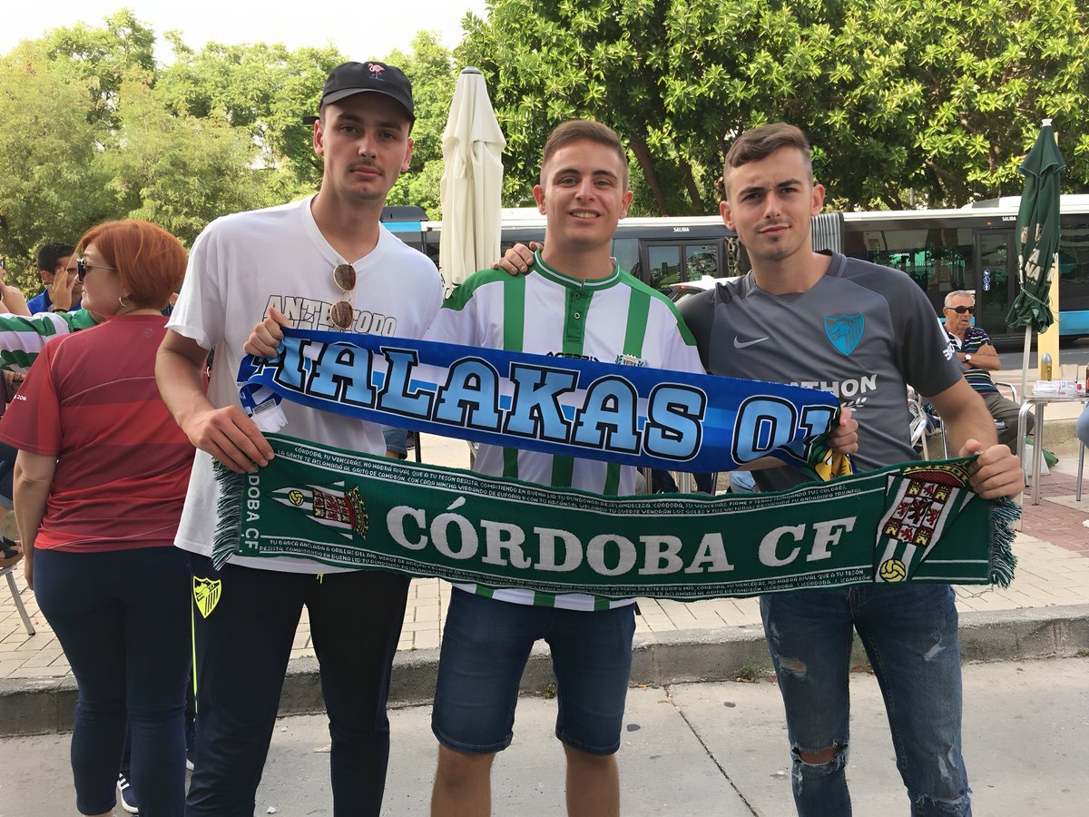 juanmanevado_'s tweet photo. Semana de derbi. Esta es la verdadera realidad entre amigos y la afición cordobesista y malaguista. 🤍💚🤍🩵

@alvarobeernal @jesulermero @Salvaanr97 https://t.co/GleVNxeAsA