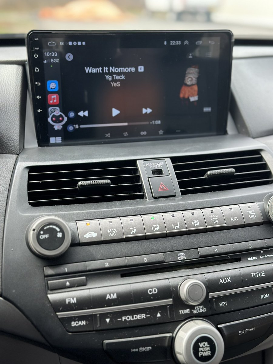 Apple CarPlay & Back Up Camera install on 2008-2012 HONDA ACCORD. 

Contact me for your installation needs ❗️ 

#honda #hondaaccord #mods #andriod #applecarplay #screen #stereoupgrade #automotive #technician #wiring #installation #backupcam #navigation #maps #apps #movies