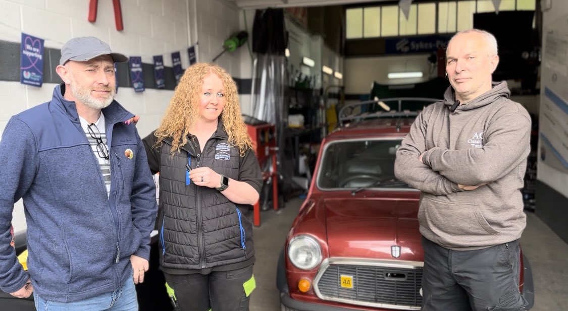 Thank you to these wonderful people who had their beautiful classic cars tuned on Saturday by the fabulous @AGclassictuning at The Auto Lass workshops. We had a fantastic day & wanted to give you all a shout out….. With your help - We raised £500 for @KershawsHospice . 👏🏻