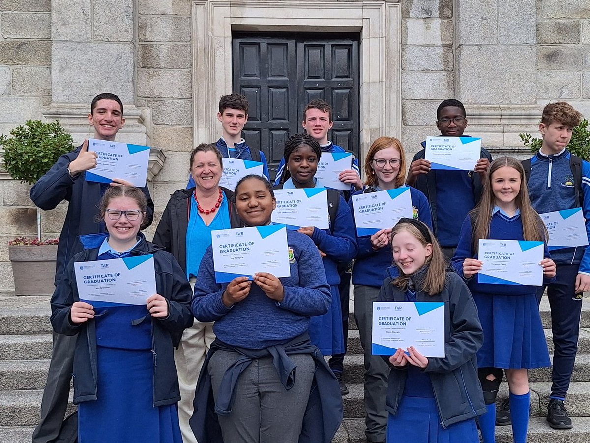 Congratulations 🙌 to @stjosephsrush Second Year students who received their #ScholarsIreland 🎓awards today in a cermony in Trinity. A wonderful achievement Thanks to all the Ph.D tutors who enabled this @_AccessEd @KielyEmer @STJRushGuidance @TYSTJRush @CeistTrust