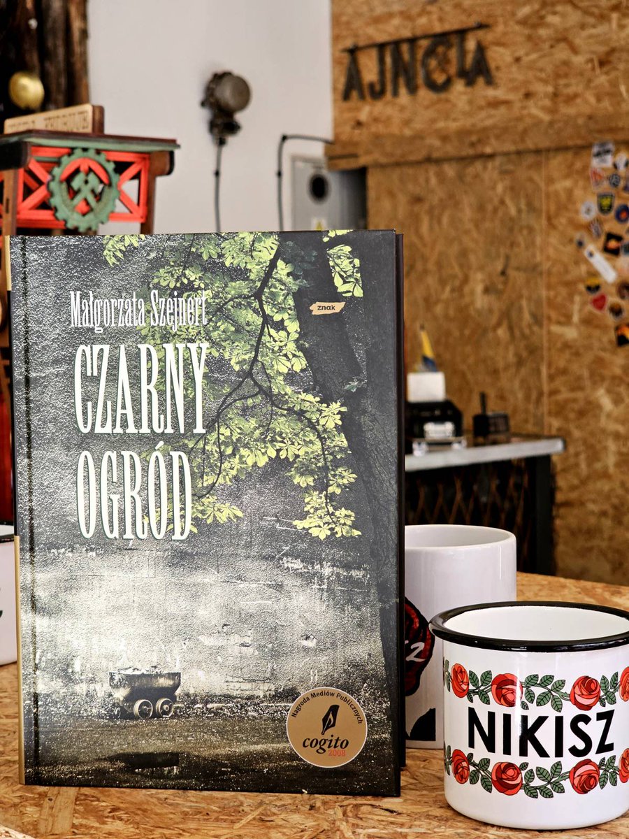 „Czarny ogród” Małgorzaty Szejnert, to książka dla mnie wyjątkowa. Pisałem Wam o tym nie jeden raz. Od tego się u mnie wszystko zaczęło. A później felietony Kutza i nie było już powrotu do "stepów akermańskich" i "Litwy", która nigdy nie była moją ojczyzną.

To działo się na