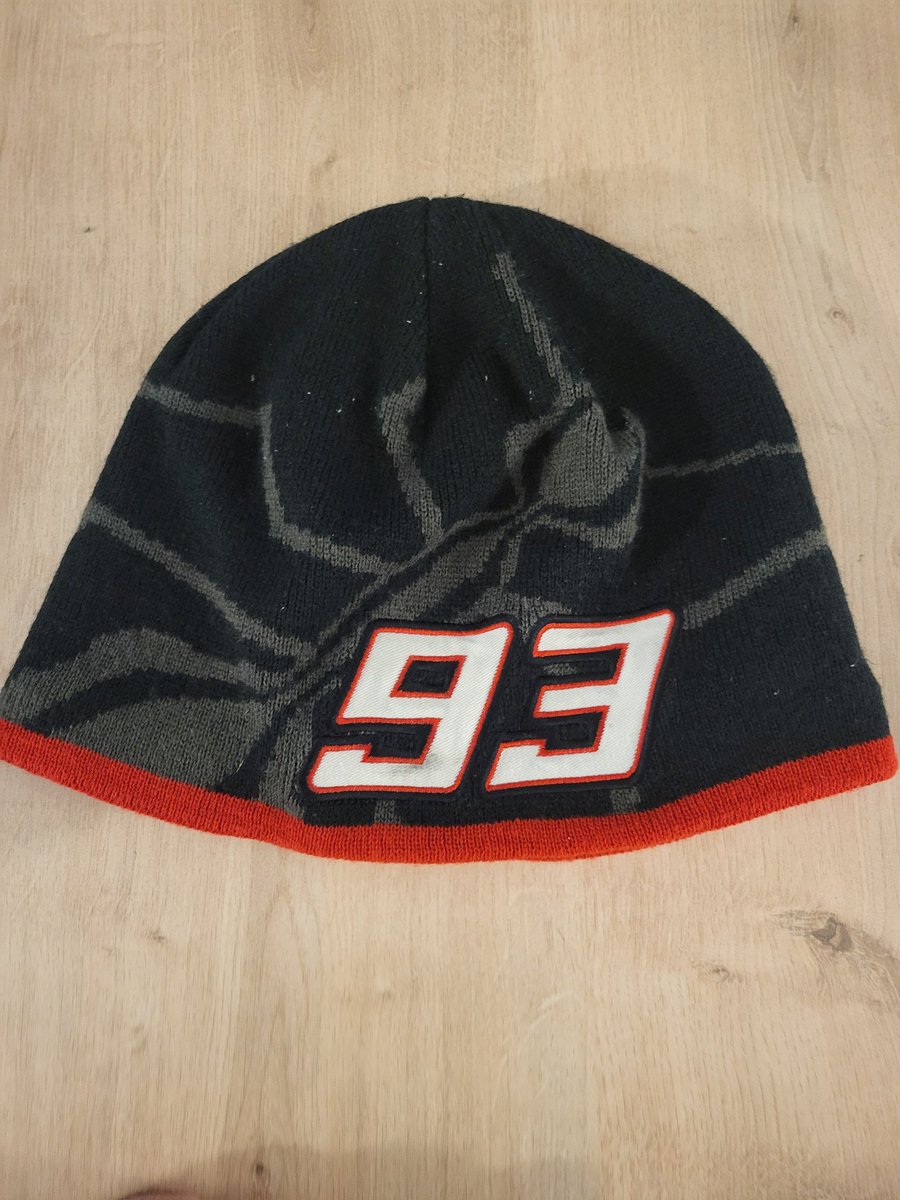 LClapets's tweet image. Envie de gagner ce MAGNIFIQUE bonnet d'un des 2 meilleurs pilotes moto de tous les temps ?

Follow + RT ce tweet

TAS dimanche soir après Jerez