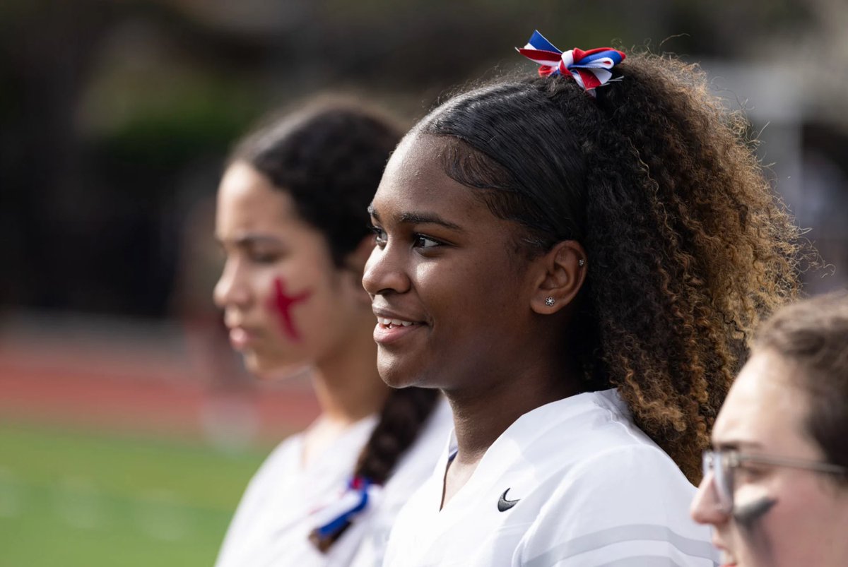 Le Lycée Français de la Nouvelle-Orléans est le seul lycée d'immersion française de la Nouvelle-Orléans et le seul lycée français public aux États-Unis. Il est un des dix lycées qui participent à la saison inaugurale de la ligue de flag-football féminin des Saints. #SaintsFrance