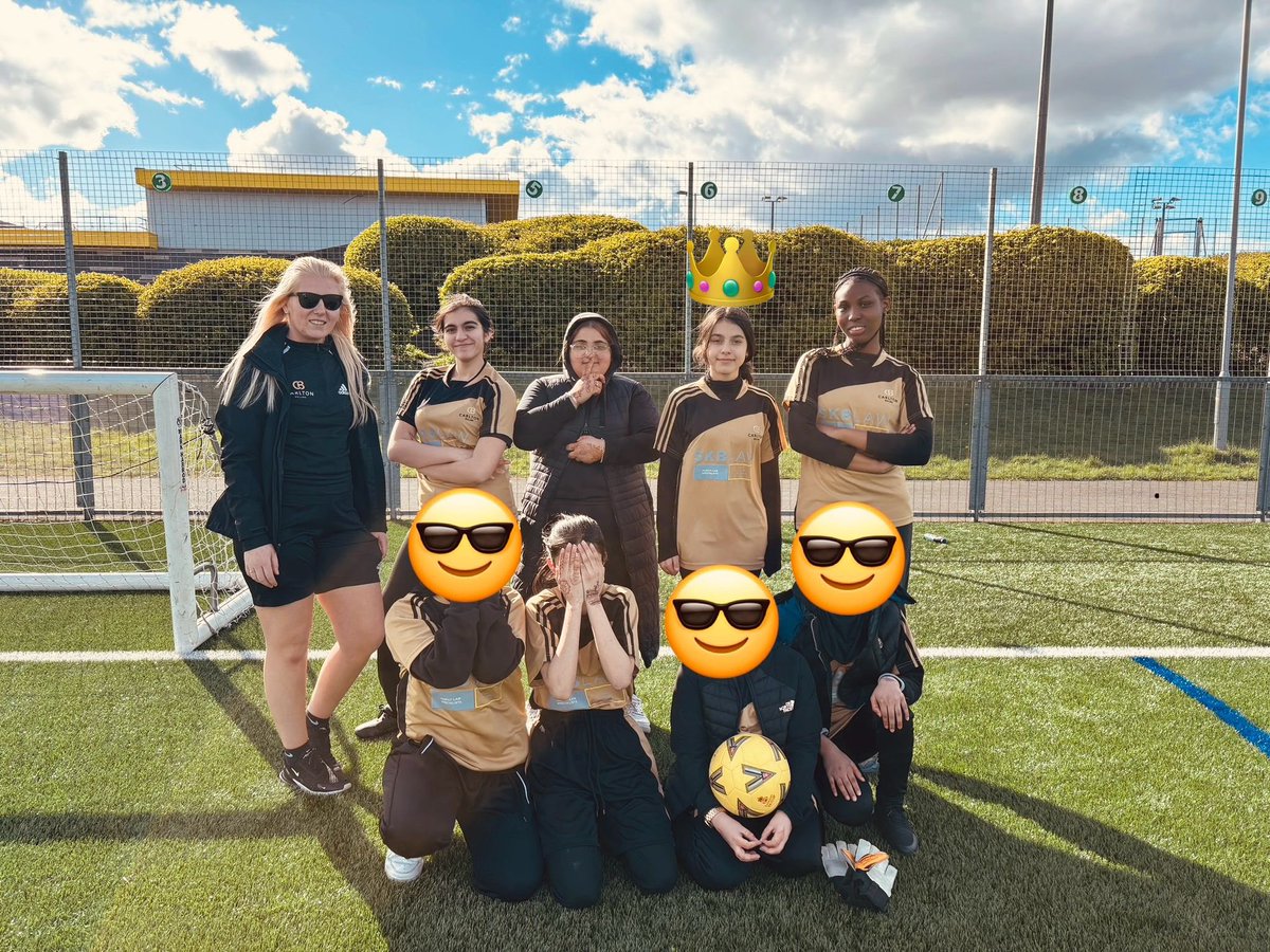 Our Yr7/8 girls football team worked hard and enjoyed themselves this afternoon against good opposition. Happy teachers and happy students = a great afternoon! #lovesport #ambition #carltongirlscan