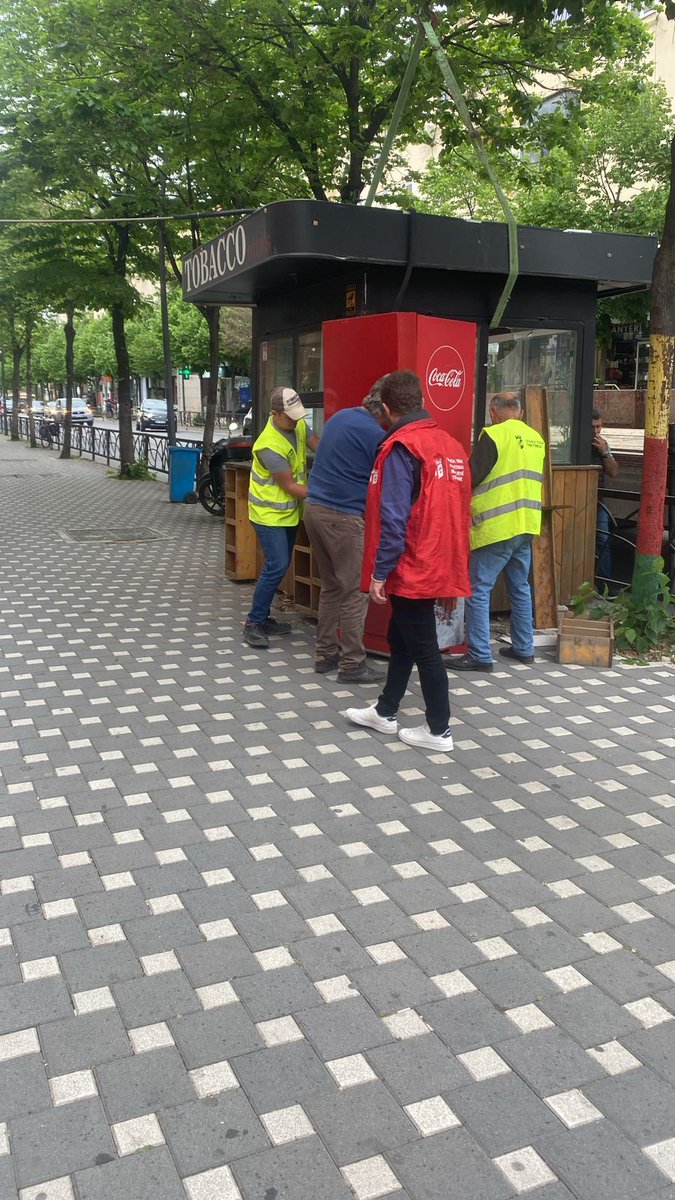 HerionRrapaj's tweet photo. Vijon puna nga Inspektorati Mbrojtjes së Territorit për ndjekjen me përparësi të ankesave të qytetarëve🧍‍♂, marrjen e masave ✍ ndaj kundravajtësve ❌, si dhe lirimin e hapësirave të zaptuara pa leje.
📍 Rruga e Durrësit, Njësia Administrative Nr.10.
@CityOfTirana @erionveliaj https://t.co/sev2z9UEx4