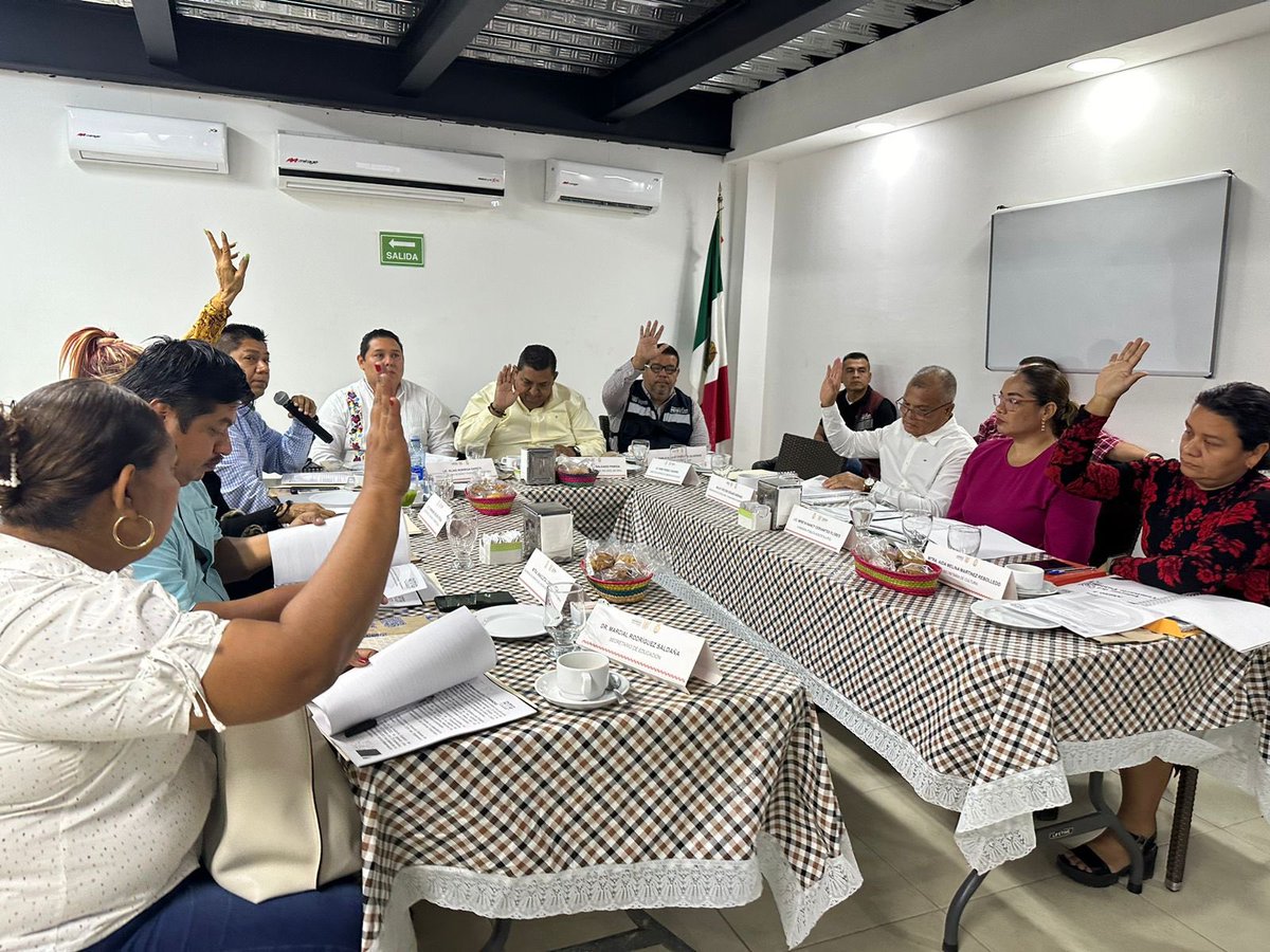 eliasnoriega's tweet photo. En mi rol de Director General, presenté a la junta de consejo de administración del OPD @RadioTvGuerrero un informe detallado sobre nuestras actividades y finanzas. Agradecido por la confianza y el apoyo que nos proyecta hacia adelante. #RTGTransparencia #CompromisoConGuerrero https://t.co/YVmgMVzhAu