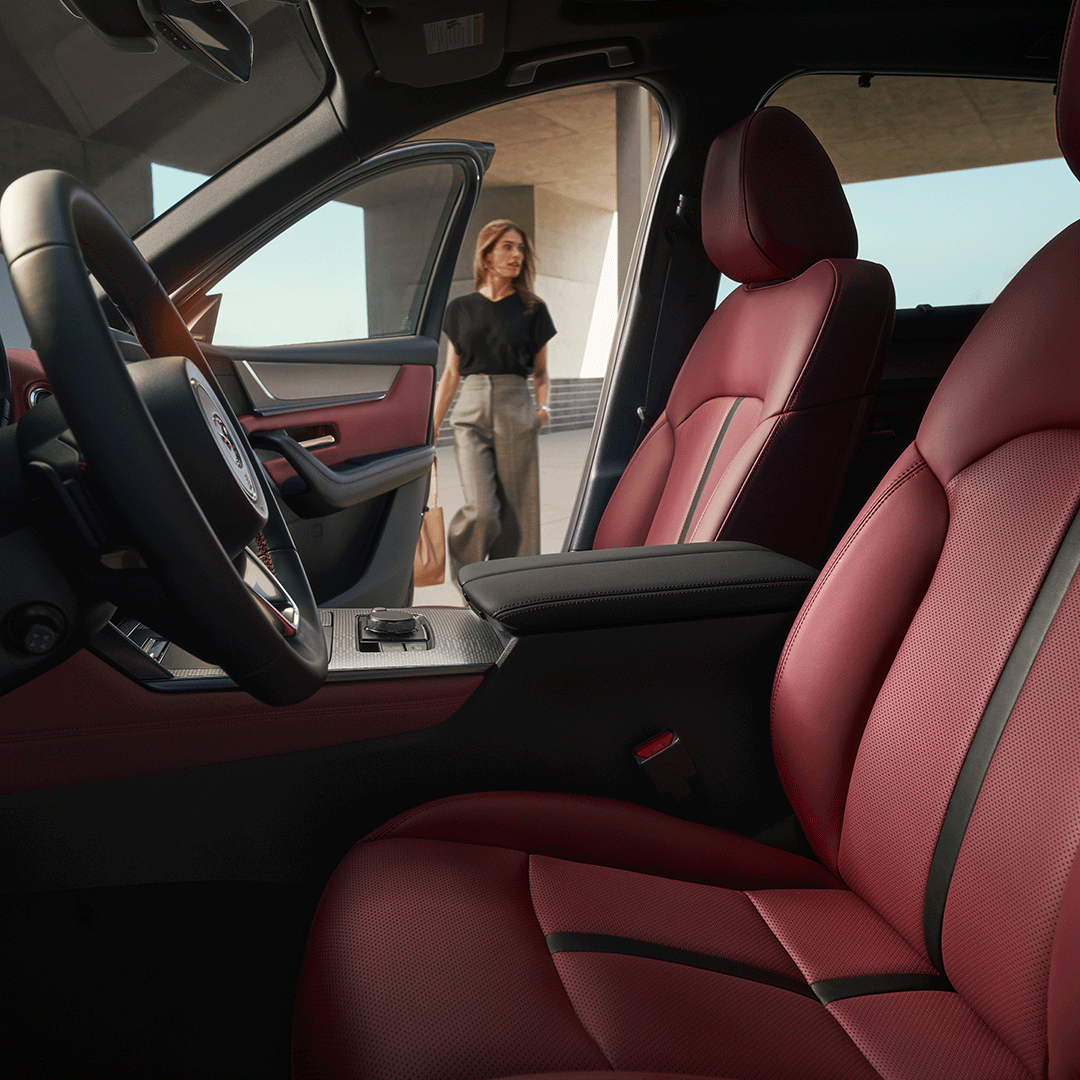 Lujo redefinido: El #MazdaCX70 ofrece asientos tapizados en cuero Nappa disponibles y características interiores intuitivas, elevando cada viaje a nuevas alturas de comodidad y estilo.