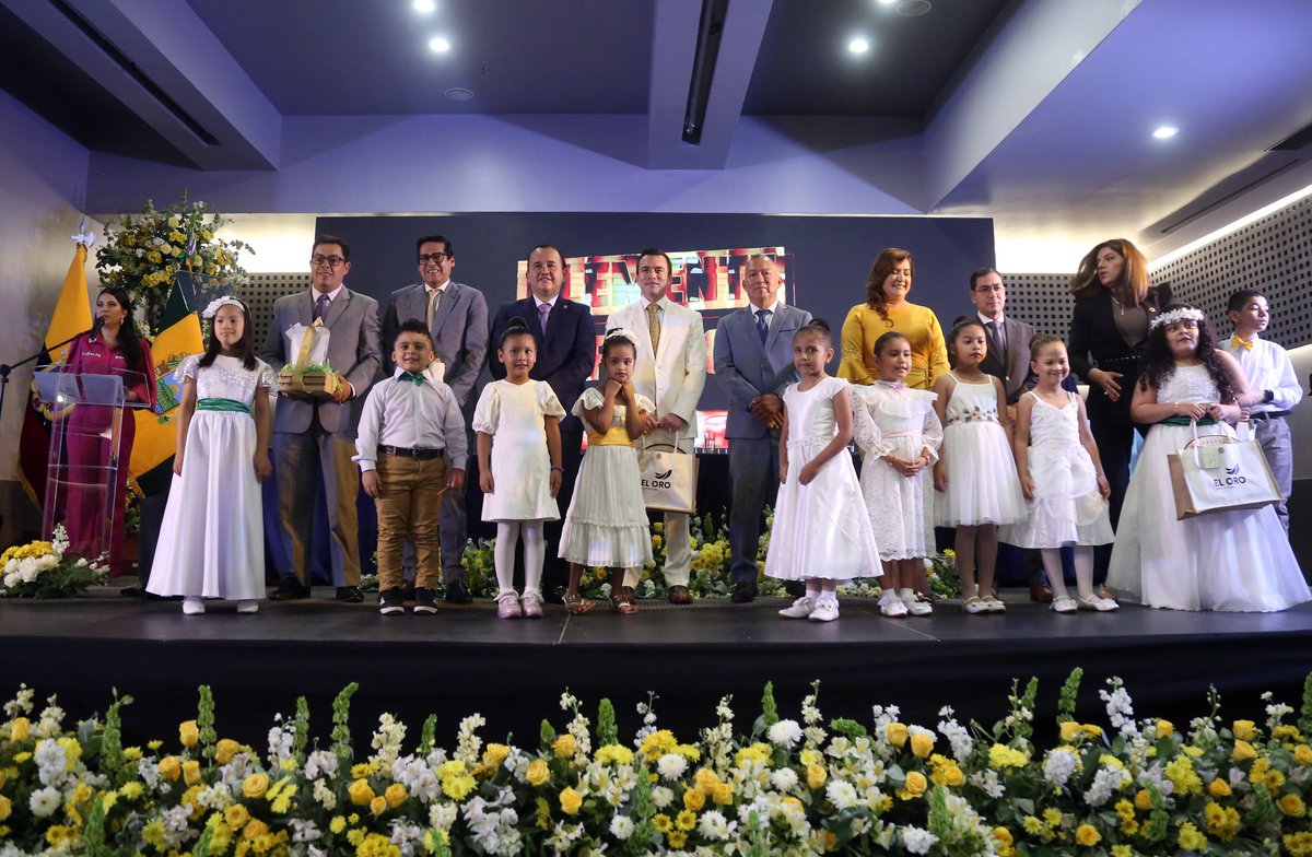 ¡140 años aportando al desarrollo del país 🇪🇨! El presidente @DanielNoboaOk participó en la sesión solemne por la provincialización de El Oro. Esta zona y sus ciudadanos son parte importante de la construcción de #ElNuevoEcuador.