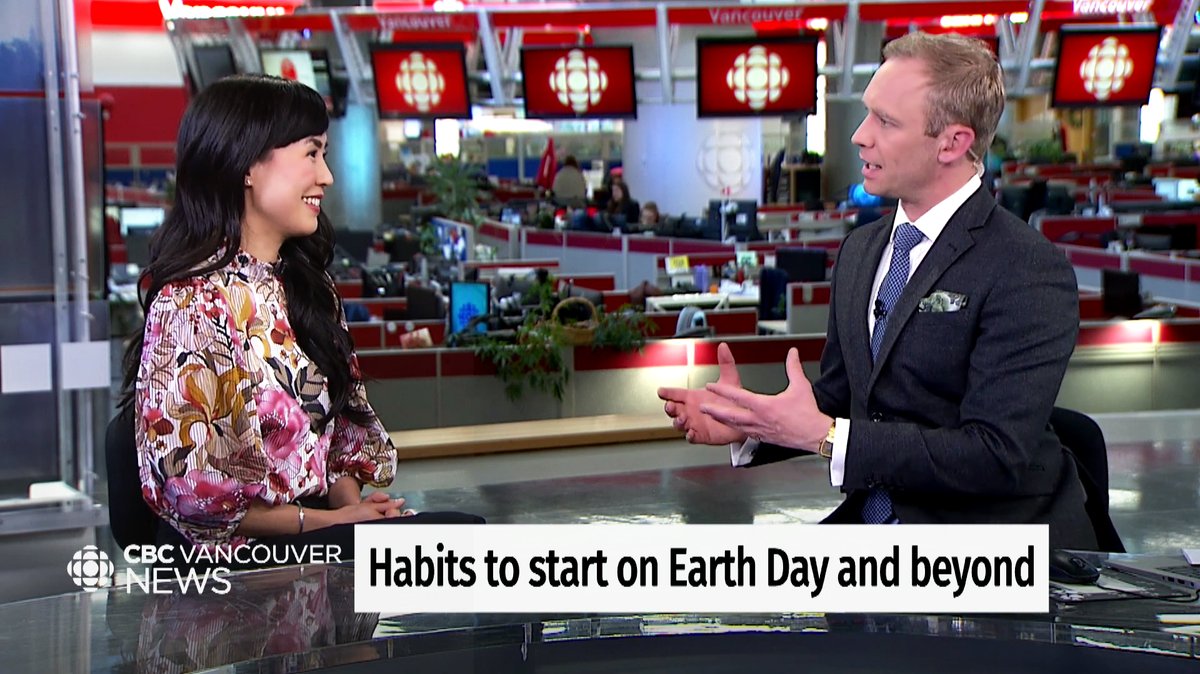 In honour of #EarthDay yesterday, @DanBurritt and I discussed actions to improve your health + the planet's health, including: 🥬 choosing plant-rich and local diets 📵 avoiding screen time to ⬇️ your digital carbon footprint 🌄 more time in nature Watch: youtube.com/watch?v=et7mQx…