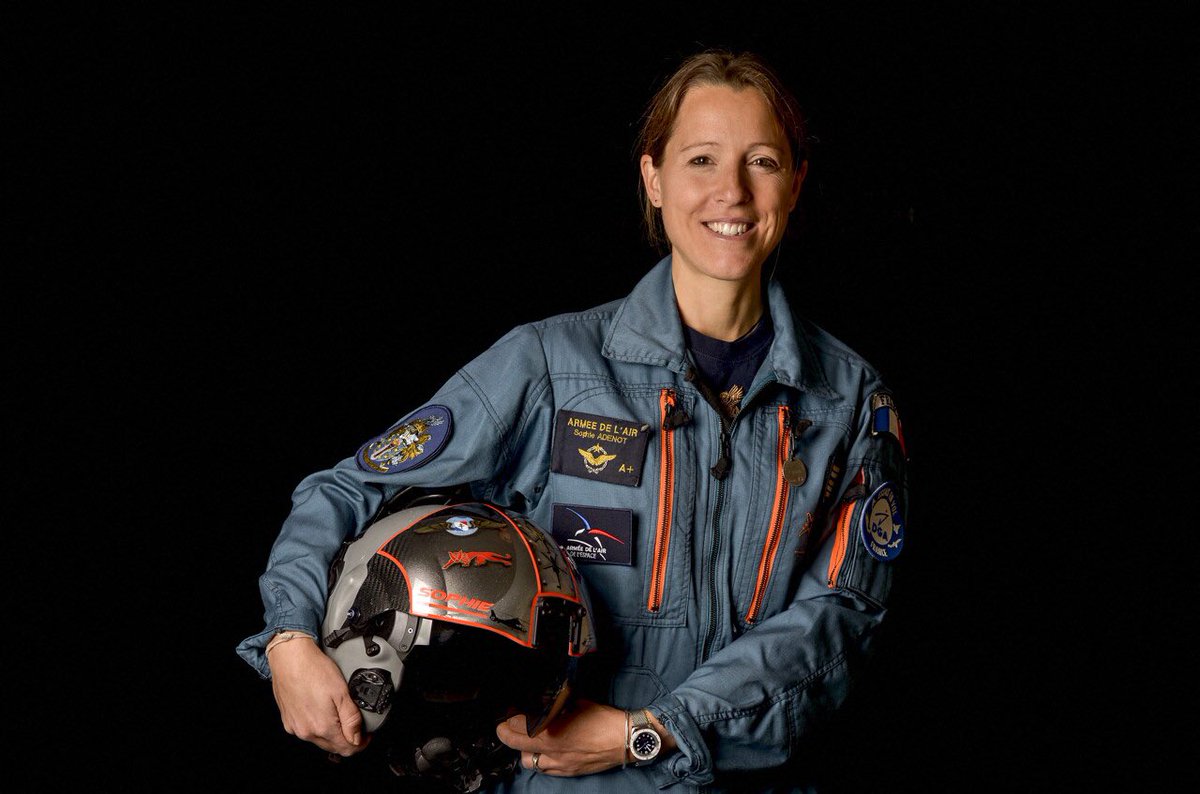 Félicitations à @Soph_astro qui devient la deuxième femme française astronaute de l’histoire ! Un parcours remarquable et inspirant qui la rapproche de l’espace. Une immense fierté pour notre pays ! 🇫🇷