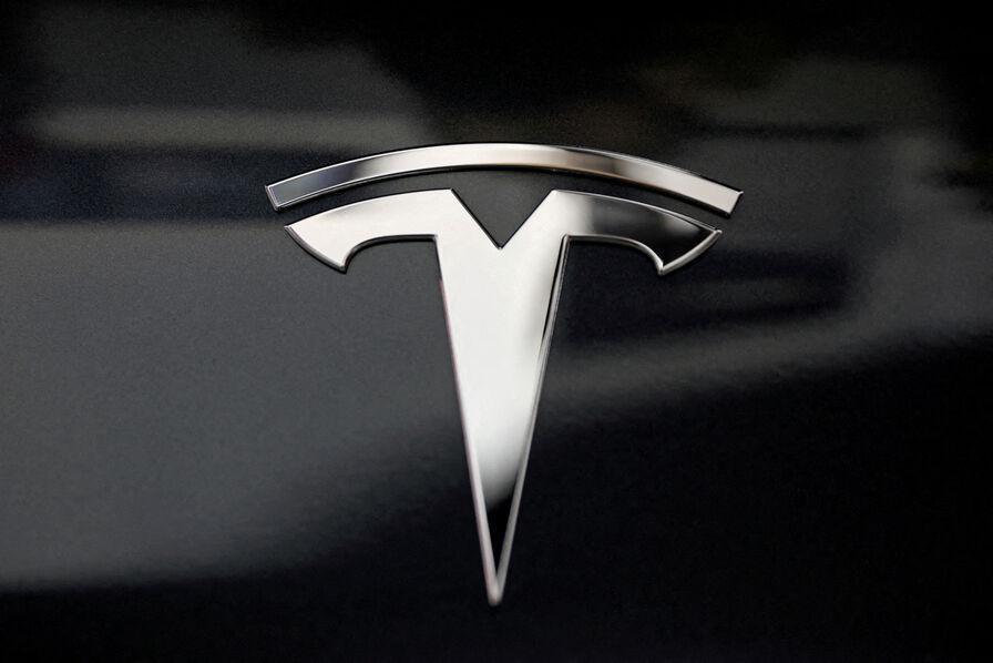 Tesla envisage de supprimer 400 emplois à son usine de Berlin pour faire face aux défis du marché. usinenouvelle.com/article/tesla-…
