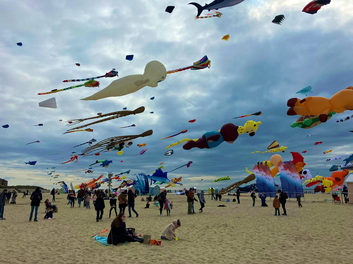 julienpattin (@julienpattin) on Twitter photo Rendez vous incontournable de l’année les <a href="/CerfsM/">Cerfs-Volants Berck-sur-Mer</a> 2024 ne trahissent pas leur réputation populaire et magique. Bravo <a href="/BercksurMer/">BercksurMer_officiel</a> <a href="/RomainROGER62/">Romain ROGER</a> et l’ensemble des organisateurs. Fier que <a href="/ENGIEgroup/">ENGIE</a> soutienne ce bel événement Rendez vous incontournable de l’année les <a href="/CerfsM/">Cerfs-Volants Berck-sur-Mer</a> 2024 ne trahissent pas leur réputation populaire et magique. Bravo <a href="/BercksurMer/">BercksurMer_officiel</a> <a href="/RomainROGER62/">Romain ROGER</a> et l’ensemble des organisateurs. Fier que <a href="/ENGIEgroup/">ENGIE</a> soutienne ce bel événement