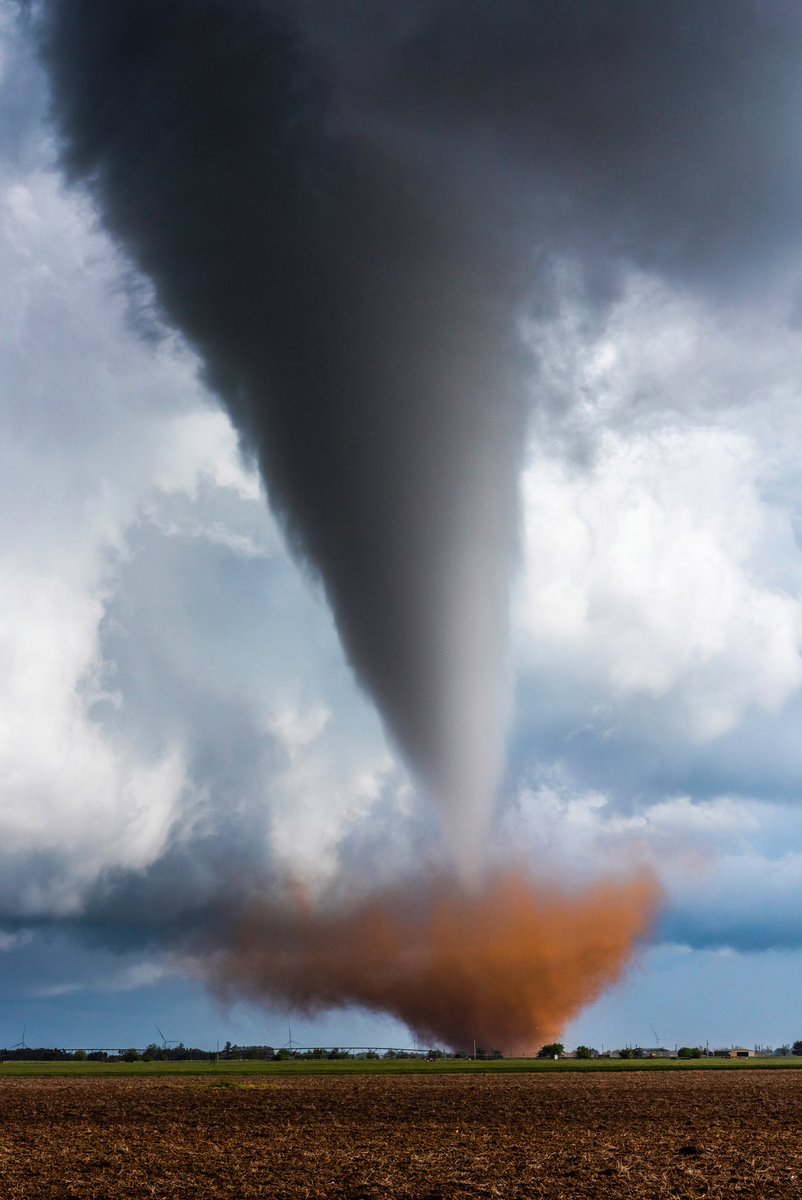 3 years ago today, the 85mm was being put to good use. Lockett, TX. #txwx #weather